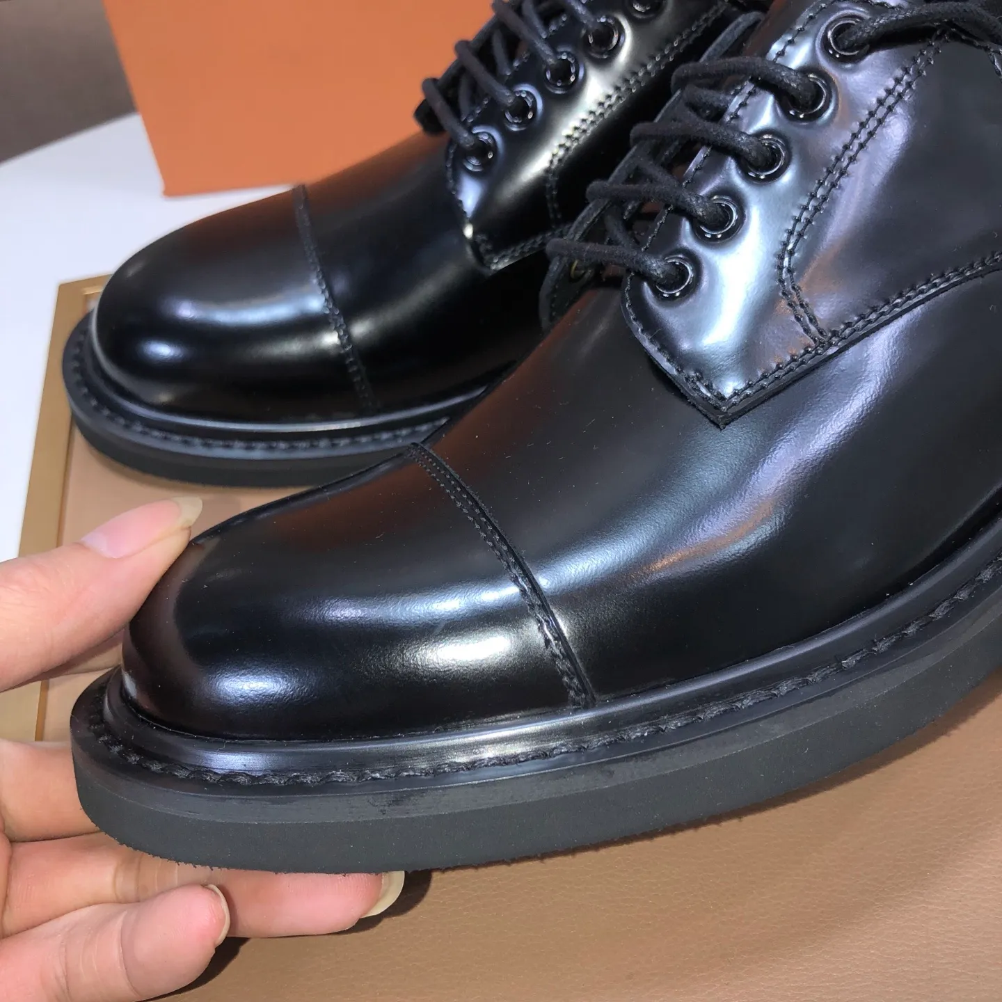 Men's men's shoes 💰660💰[LOUIS VUITTON] (original order) new style 🍀LV Louis Vuitton * - top version of LV classic leather shoes! Made of imported original single cowhide, original leather side strips and wear-resistant rubber outsole! High quality products! Code number 39-44 (38.45 customized)